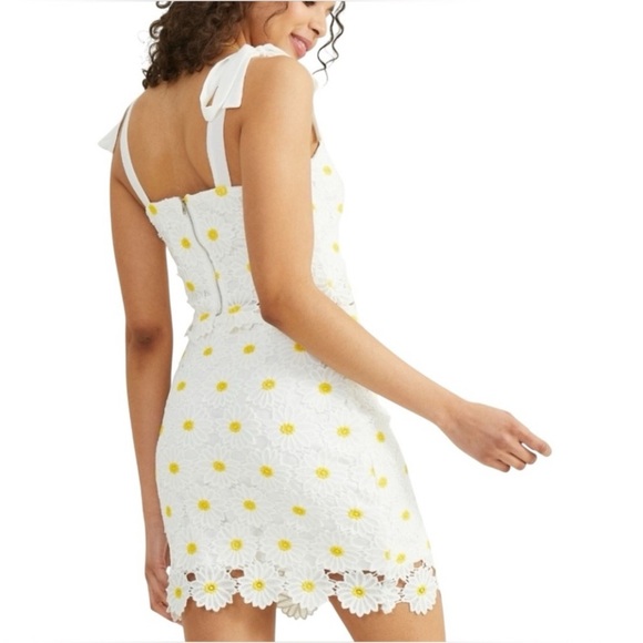Altar'd State Daisy Eyelet Ribbon Strap White Yellow Mini Lined Dress size Large - Picture 3 of 9